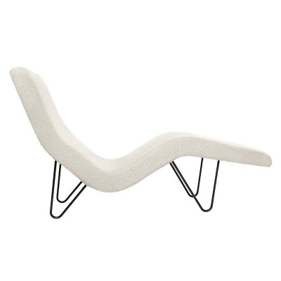 GMG Chaise longue de Gubi en Moises Showroom GMG Chaise longue de Gubi en Moises Showroom