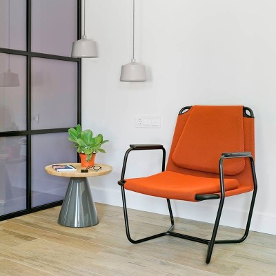 Mesa auxiliar Pion de Sancal en Moises Showroom Mesa auxiliar Pion de Sancal en Moises Showroom
