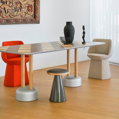Banqueta Pion de Sancal en Moises Showroom Banqueta Pion de Sancal en Moises Showroom