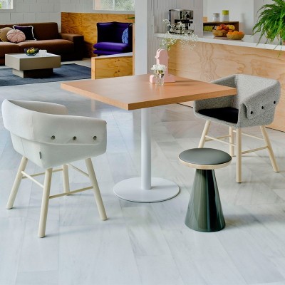 Banqueta Pion de Sancal en Moises Showroom Banqueta Pion de Sancal en Moises Showroom