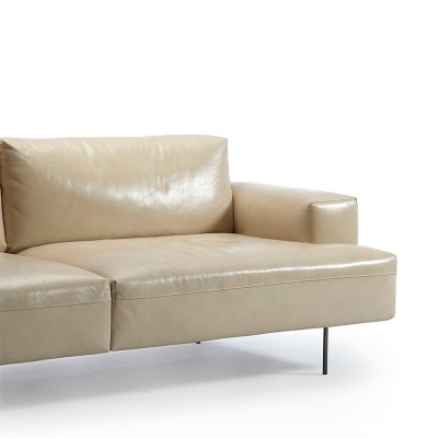 Sofá Tiptoe de Sancal con brazo corto en Moises Showroom Sofá Tiptoe de Sancal con brazo corto en Moises Showroom