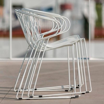 Silla Bolonia con brazos de Isimar en Moises Showroom Silla Bolonia con brazos de Isimar en Moises Showroom