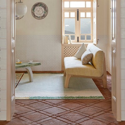 Kilim Backstitch Calm color verde de Gan Rugs en Moises Showroom Kilim Backstitch Calm color verde de Gan Rugs en Moises Showroom