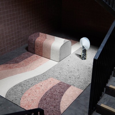 Puf Nuances Burgundy de Gan Rugs en Moises Showroom Puf Nuances Burgundy de Gan Rugs en Moises Showroom