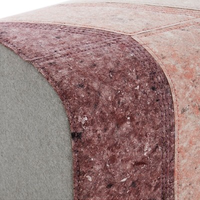 Puf Nuances Burgundy de Gan Rugs en Moises Showroom Puf Nuances Burgundy de Gan Rugs en Moises Showroom