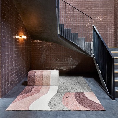 Puf Nuances Burgundy de Gan Rugs en Moises Showroom Puf Nuances Burgundy de Gan Rugs en Moises Showroom