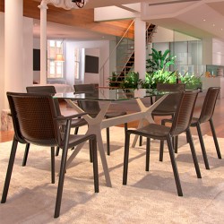 Silla Beekat con brazos de Resol en Moises Showroom Silla Beekat con brazos de Resol en Moises Showroom