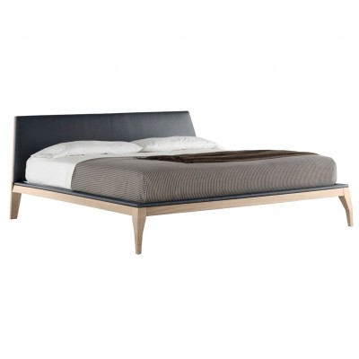 Cama Bel tapizada de treku en Moises Showroom Cama Bel tapizada de treku en Moises Showroom