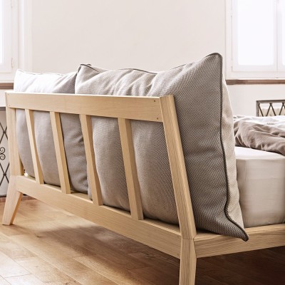 Cama Bora de treku en Moises Showroom Cama Bora de treku en Moises Showroom