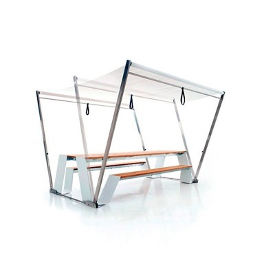 Mesa hopper picnic color blanco madera hellwood con toldo de Extremis en Moisés showroom Mesa hopper picnic color blanco madera hellwood con toldo de Extremis en Moisés showroom