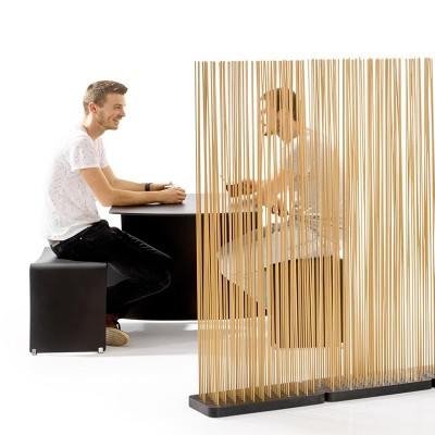 separador Sticks de Extremis en color madera base negra disponible en Moisés Showroom separador Sticks de Extremis en color madera base negra disponible en Moisés Showroom