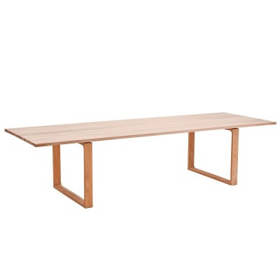 Mesa Essay fija de Fritz Hansen en Moises Showroom Mesa Essay fija de Fritz Hansen en Moises Showroom