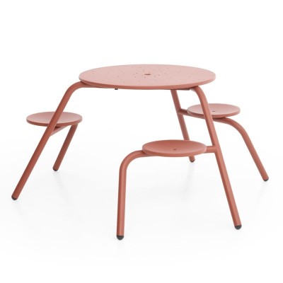 Mesa Virus 3 plazas color rojo beige de Extremis disponible en Moisés Showroom Mesa Virus 3 plazas color rojo beige de Extremis disponible en Moisés Showroom