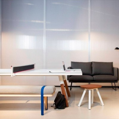 Banco On the road color Ash de RS Barcelona. Disponible en Moisés Showroom Banco On the road color Ash de RS Barcelona. Disponible en Moisés Showroom