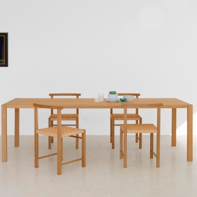 ambiente con Mesa Sloane en roble aceitado de E15. Disponible en Moisés showroom ambiente con Mesa Sloane en roble aceitado de E15. Disponible en Moisés showroom