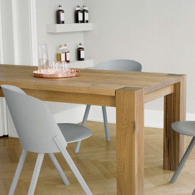 Ambiente comedor Mesa Bigfoot roble macizo de E15. Disponible en Moisés showroom Ambiente comedor Mesa Bigfoot roble macizo de E15. Disponible en Moisés showroom