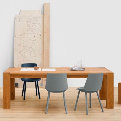 Ambiente reunión Mesa Bigfoot roble macizo de E15. Disponible en Moisés showroom Ambiente reunión Mesa Bigfoot roble macizo de E15. Disponible en Moisés showroom