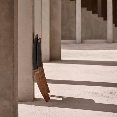 Cuba chair para exterior madera teca Carl Hansen. Disponible en Moisés showroom Cuba chair para exterior madera teca Carl Hansen. Disponible en Moisés showroom