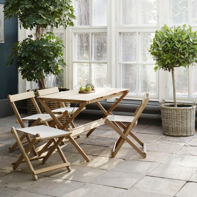 Ambiente comedor exterior con Mesa auxiliar BM5868 de Carl Hansen. Disponible en moisés showroom Ambiente comedor exterior con Mesa auxiliar BM5868 de Carl Hansen. Disponible en moisés showroom