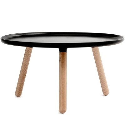 Mesa grande Tablo color negro patas fresno de Normann Copenhagen. Mesa grande Tablo color negro patas fresno de Normann Copenhagen.