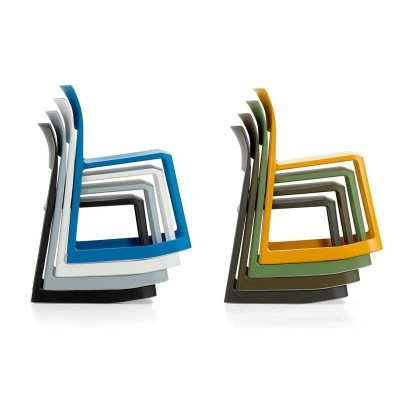 Silla apilable Tip Ton de Vitra en Moises Showroom Silla apilable Tip Ton de Vitra en Moises Showroom