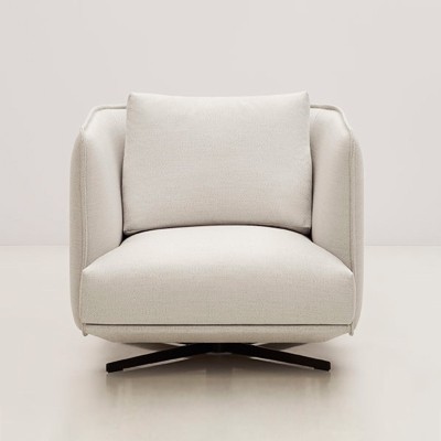 Parte delantera butaca Serene con base en cruz de Joquer en Moises Showroom Parte delantera butaca Serene con base en cruz de Joquer en Moises Showroom