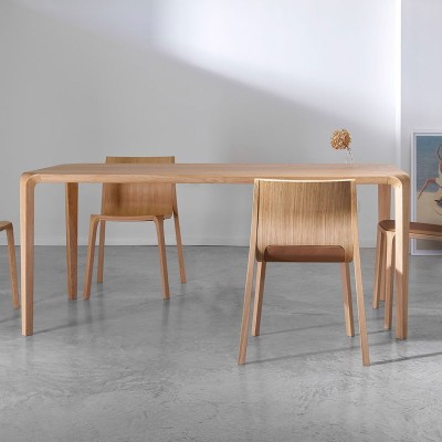 Ambiente 3 silla Silu de Ondarreta en Moises Shworoom