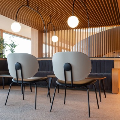 Silla Hari XL de Ondarreta en ambiente 2 Silla Hari XL de Ondarreta en ambiente 2