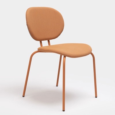 Silla Hari tapizada de Ondarreta en Moises Showroom Silla Hari tapizada de Ondarreta en Moises Showroom
