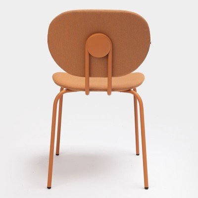 Trasera Silla Hari tapizada de Ondarreta en Moises Showroom Trasera Silla Hari tapizada de Ondarreta en Moises Showroom