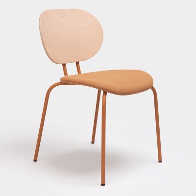 Frente silla Hari respaldo de madera de Ondarreta en Moises Showroom Frente silla Hari respaldo de madera de Ondarreta en Moises Showroom