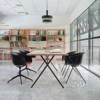 Ambiente oficina silla bai de Ondarreta Ambiente oficina silla bai de Ondarreta