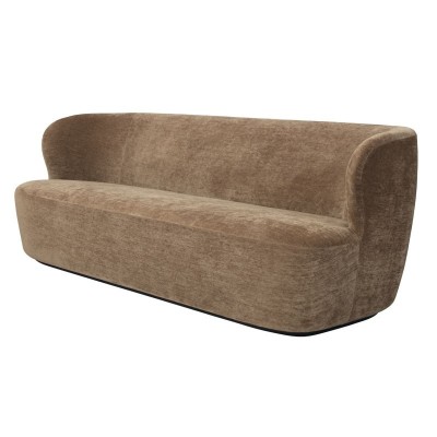 Sofá Stay with base beige de Gubi en Moises Showroom Sofá Stay with base beige de Gubi en Moises Showroom