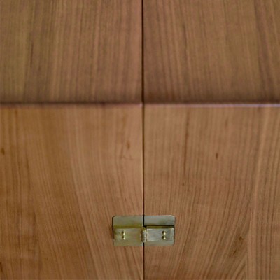 detalle puerta glove cabinet de Finn Juhl detalle puerta glove cabinet de Finn Juhl