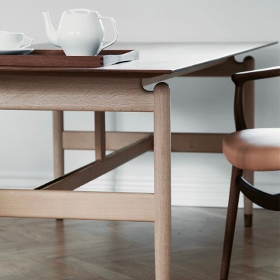 Detalle estructura mesa Kaufmann de Finn Juhl Detalle estructura mesa Kaufmann de Finn Juhl