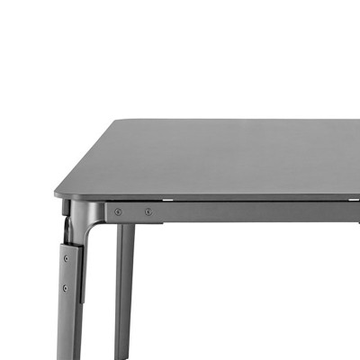 detalle Mesa Steelwood Magis negra