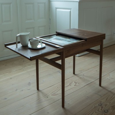 Art Collector table de House of Finn Juhl en Moises Showroom Art Collector table de House of Finn Juhl en Moises Showroom