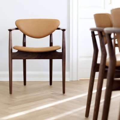 Silla 109 Chair de Finn Juhl en Moises Showroom Silla 109 Chair de Finn Juhl en Moises Showroom