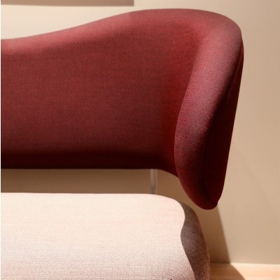 Detalle respaldo del sofá Wall de House of Finn Juhl en Moises Showroom Detalle respaldo del sofá Wall de House of Finn Juhl en Moises Showroom