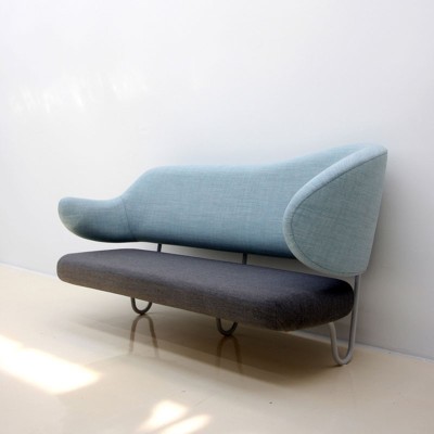 Wall sofa de House of Finn Juhl en Moises Showroom Wall sofa de House of Finn Juhl en Moises Showroom