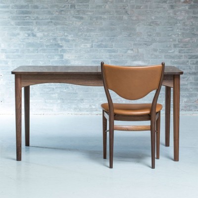 Silla 46 de Finn Juhl tapizado cuero en Moises Showroom Silla 46 de Finn Juhl tapizado cuero en Moises Showroom