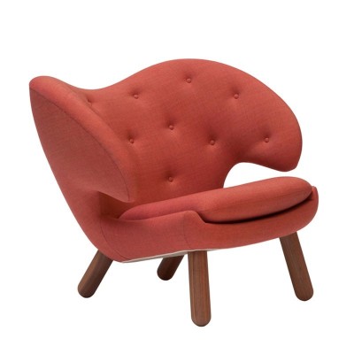 Sillón Pelican Chair con botones de House of Finn Juhl en Moises Showroom Sillón Pelican Chair con botones de House of Finn Juhl en Moises Showroom