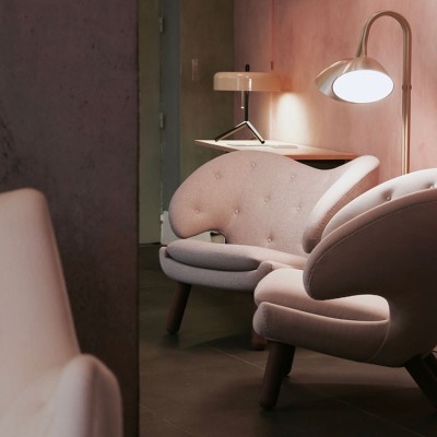 Sillón Pelican Chair con botones de House of Finn Juhl en Moises Showroom Sillón Pelican Chair con botones de House of Finn Juhl en Moises Showroom