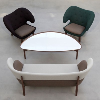 Sillón Pelican Chair con botones de House of Finn Juhl en Moises Showroom Sillón Pelican Chair con botones de House of Finn Juhl en Moises Showroom