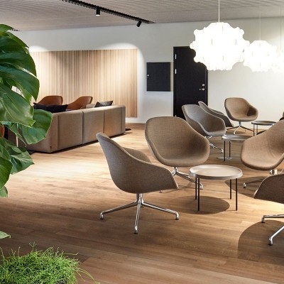 Butaca giratoria About a Lounge 81 de HAY en Moises Showroom Butaca giratoria About a Lounge 81 de HAY en Moises Showroom