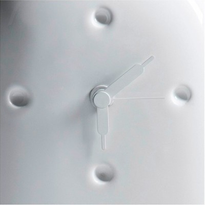 detalle agujas Reloj de mesa Fantasmiko Bosa detalle agujas Reloj de mesa Fantasmiko Bosa