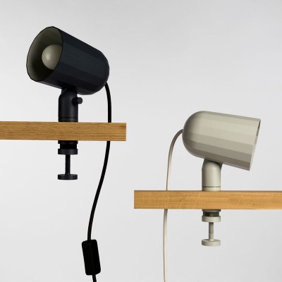 Lámpara Noc Clip Lamp de HAY en Moises Showroom Lámpara Noc Clip Lamp de HAY en Moises Showroom