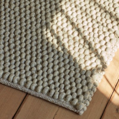 Alfombra de lana Peas de HAY color soft grey en Moises Showroom Alfombra de lana Peas de HAY color soft grey en Moises Showroom