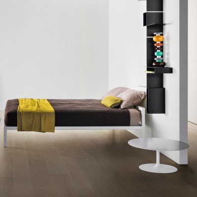 Mesas Flow Low Table de MDF Italia en Moises Showroom Mesas Flow Low Table de MDF Italia en Moises Showroom