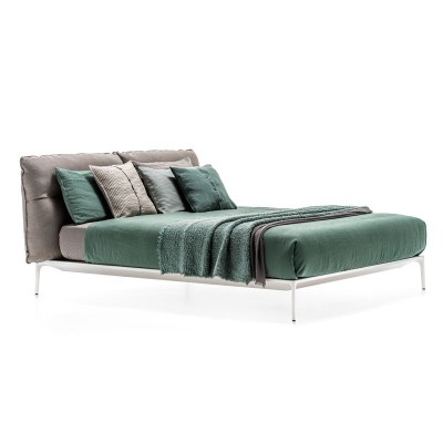 Cama Yale Bed de MDF Italia con cabecera alta en Moises Showroom Cama Yale Bed de MDF Italia con cabecera alta en Moises Showroom